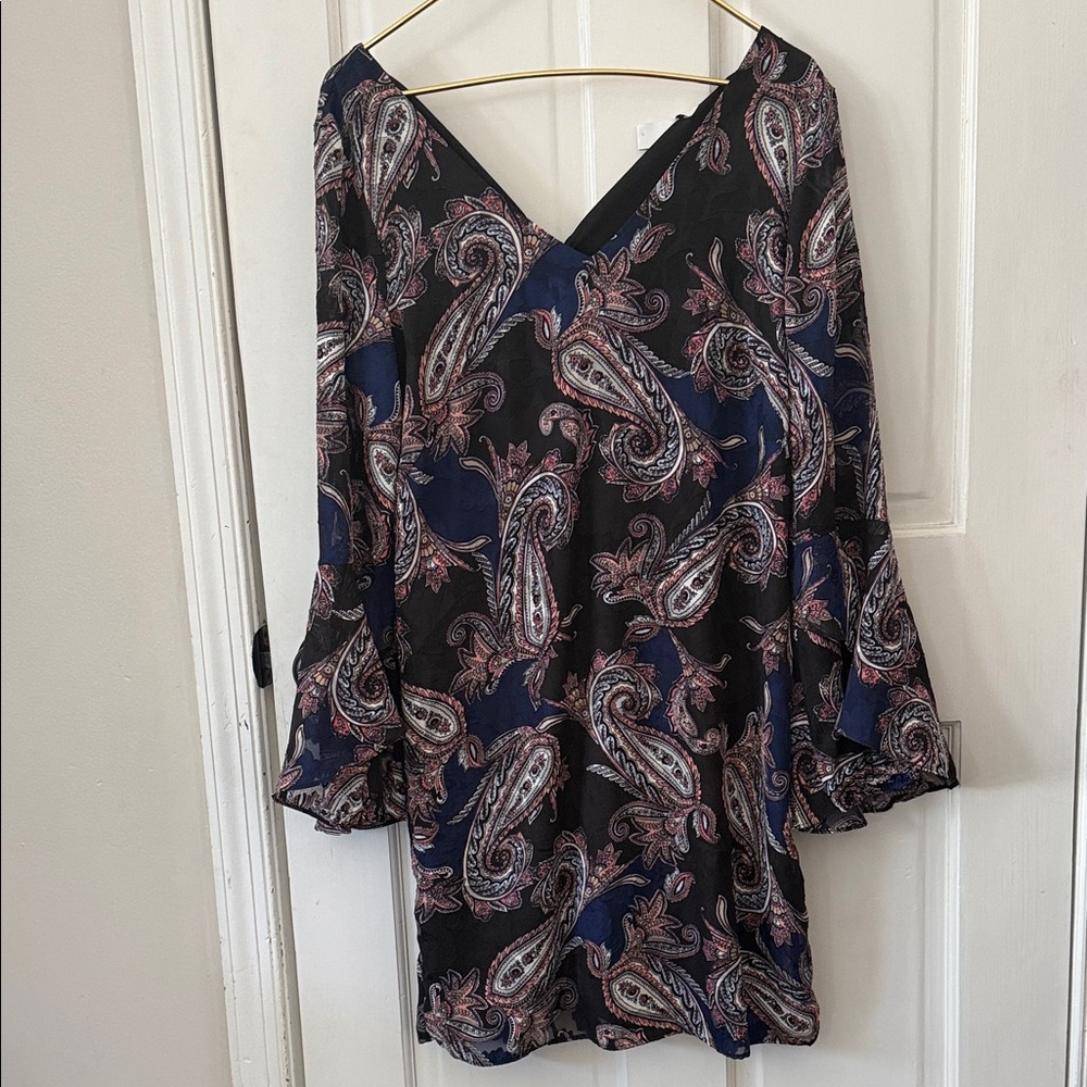 White black Elegant Paisley V-Neck Blouse with Bell Sleeves